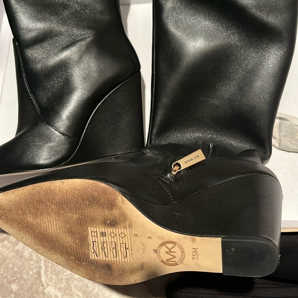 Michael Kors black leather boot - Picture 2 of 4